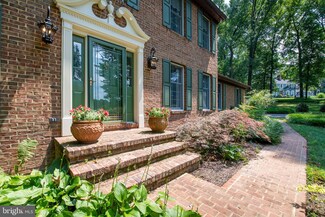 5 Hiddenbrook Ct, Phoenix, MD 21131