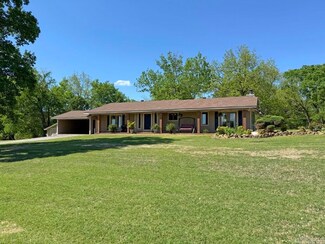 5869 Harrison Annex St, Batesville, AR 72501