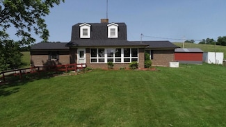 664 Broadway Ln, Hillsville, VA 24343