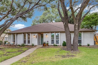902 E Berkeley Dr, Richardson, TX 75081