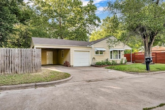 3002 E Timberlane Cir, Wichita, KS 67216