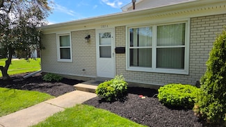 1303 Kingsbury Dr Unit A, Hanover Park, IL 60133
