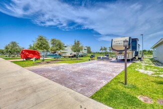 19 Gator Cir, Aransas Pass, TX 78336
