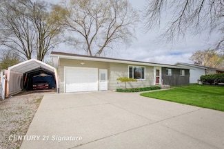 4456 Altadena Dr, Bay City, MI 48706