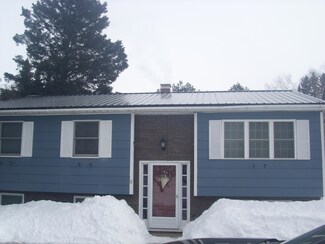 9 Porter St, Washburn, ME 04786