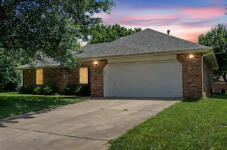 508 N Cherry Cir, Nixa, MO 65714