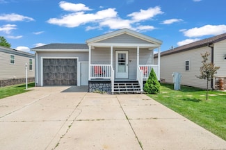 3200 Okoboji Ave Unit 106, Milford, IA 51351