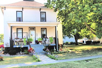 305 E Garfield Ave, Cissna Park, IL 60924