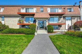 22 Williamsburg Ct Unit 2, Shrewsbury, MA 01545