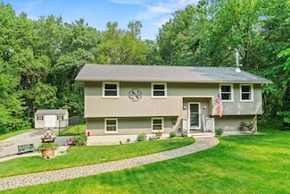 16 Hazelwood Dr, Hudson, NH 03051