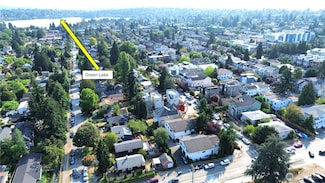 8848 Interlake Ave N, Seattle, WA 98103