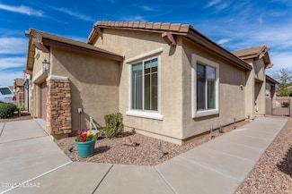 384 W Calle Media Luz, Sahuarita, AZ 85629