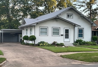902 E Chism St, Paris, AR 72855