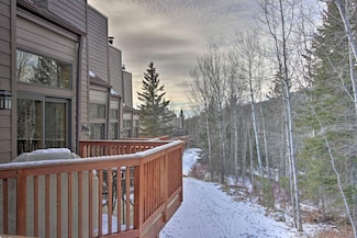 511 Moose Mountain Dr, Tofte, MN 55615