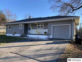 5601 Pratt St, Omaha, NE 68104