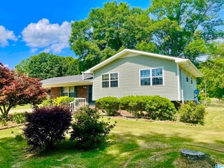 67 Hickory Dr, Oxford, AL 36203