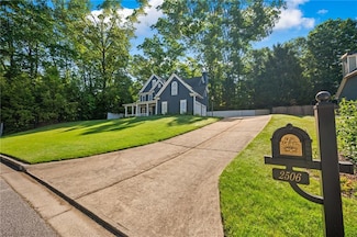 2506 Retreat Dr, Marietta, GA 30066
