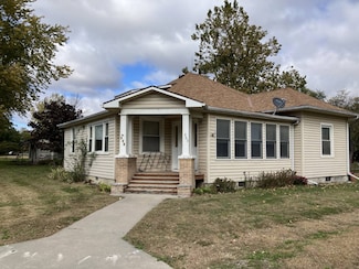 302 2nd St, Craig, MO 64437