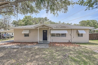 811 S Lone Oak Dr, Leesburg, FL 34748