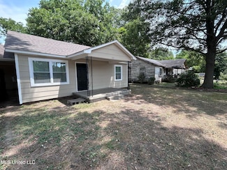 132 Patton Ln, Batesville, MS 38606