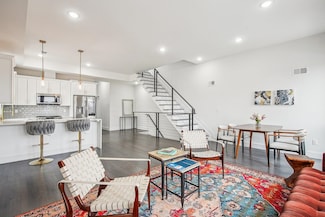 98 Van Horne St, Jersey City, NJ 07304