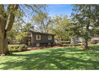 400 SW 42nd St, Des Moines, IA 50312