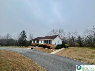 132 Nazareth Dr, Nazareth, PA 18064