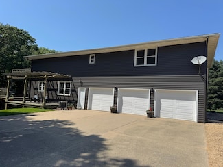 715 250th Ave, Fairmont, MN 56031