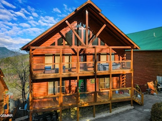 950 Black Bear Cub Way, Pigeon Forge, TN 37862