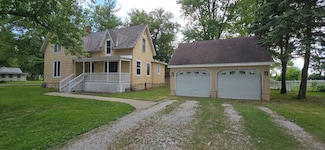 401 N 2nd Ave, Chenoa, IL 61726