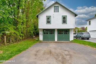 21 Murphy Ln, Saratoga Springs, NY 12866