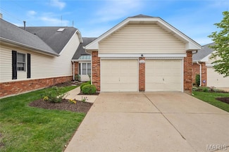 7310 Westover Colonial Ln, Saint Louis, MO 63119