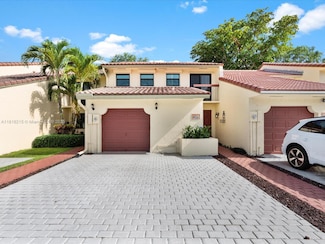 9530 Alcazar Ln, Davie, FL 33324