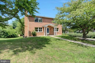 22 Warwick Dr, Chambersburg, PA 17201