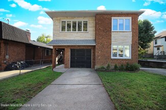 14 Locust Ave, Staten Island, NY 10306