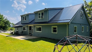 324 Paul Dr, New Kensington, PA 15068
