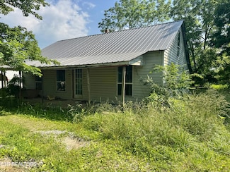 1070 W Rock Quarry Rd, Clarkrange, TN 38553