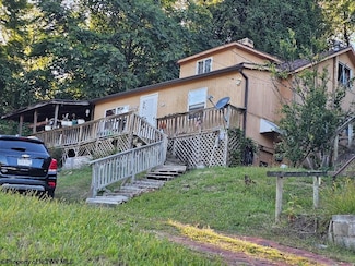 374 Limestone Rd, Clarksburg, WV 26301