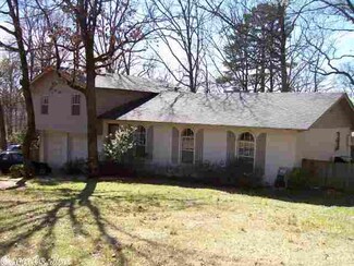32 Coachlight Dr, Little Rock, AR 72227