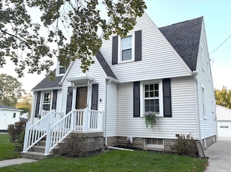 2147 7th St, Bay City, MI 48708