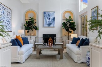 470 10th Ave S Unit 301, Naples, FL 34102
