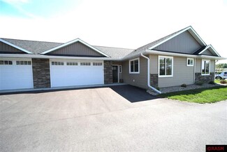 3084 Prairie Rose Dr, Mankato, MN 56001