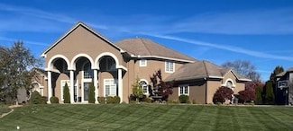 4208 NE Tremont Cir, Lees Summit, MO 64064