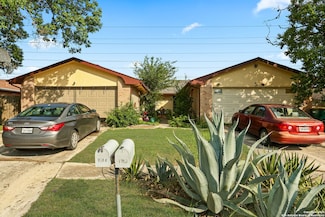 7204 Rimwood St, Live Oak, TX 78233