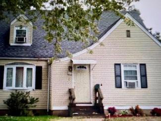 489 Adams St, Manchester, CT 06040