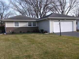 700 S Riverside Dr, McHenry, IL 60050