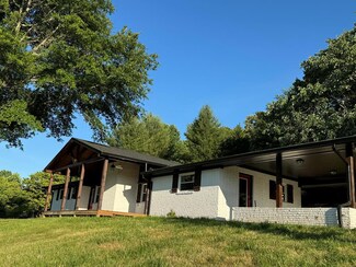35 Garren Cove Rd, Morganton, GA 30560