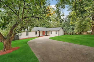 1437 Stoneleigh Hill Rd, Lithonia, GA 30058