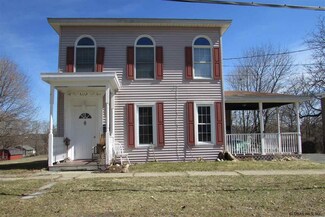 16 Chestnut St, Schuylerville, NY 12871
