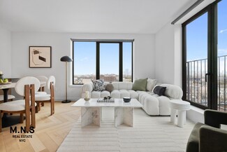 22-54 46th St Unit 704, Astoria, NY 11105